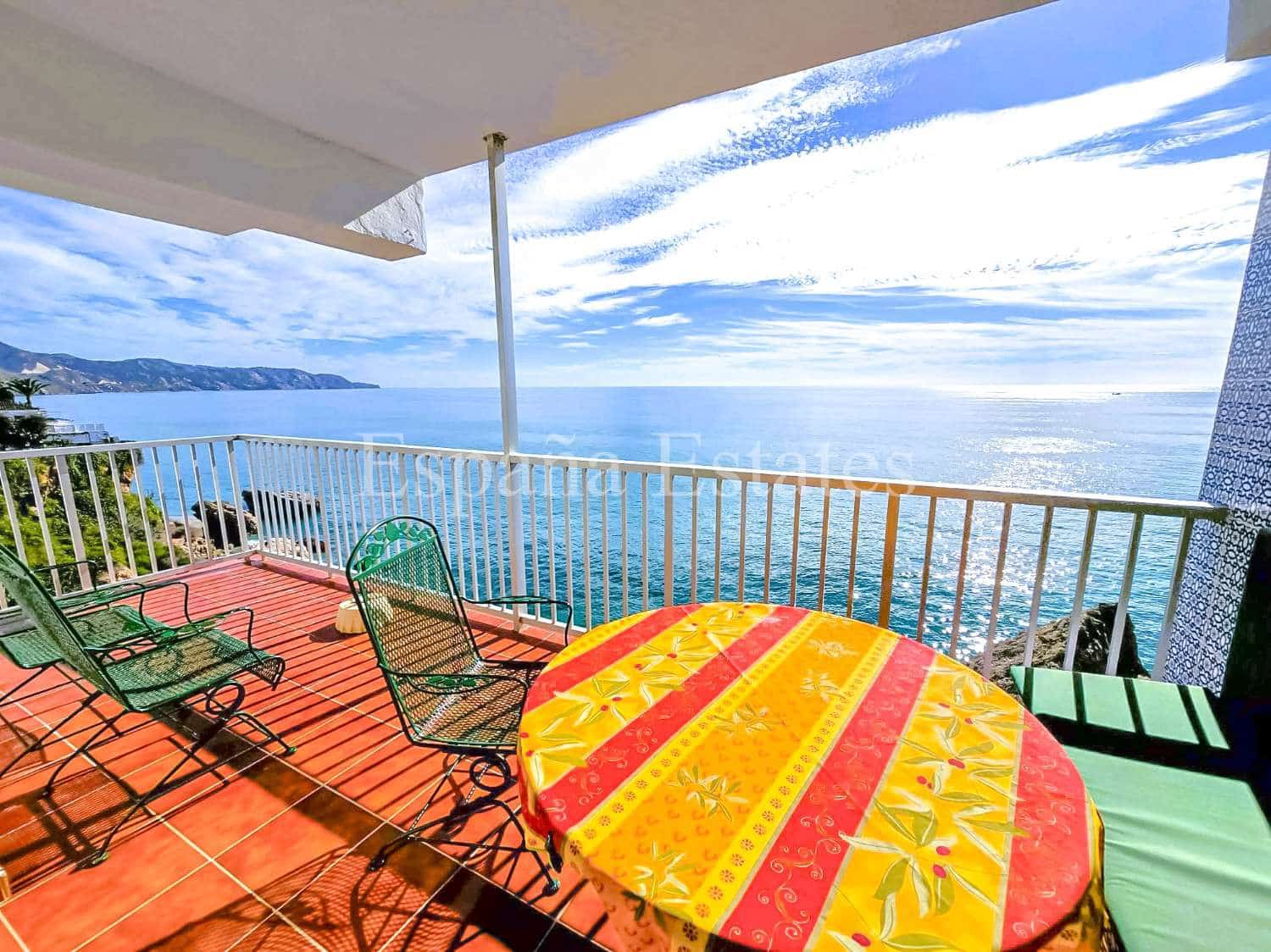 2 bedroom Beach Apartment for sale in Nerja with garage - € 570,000 (Ref: 9735204)