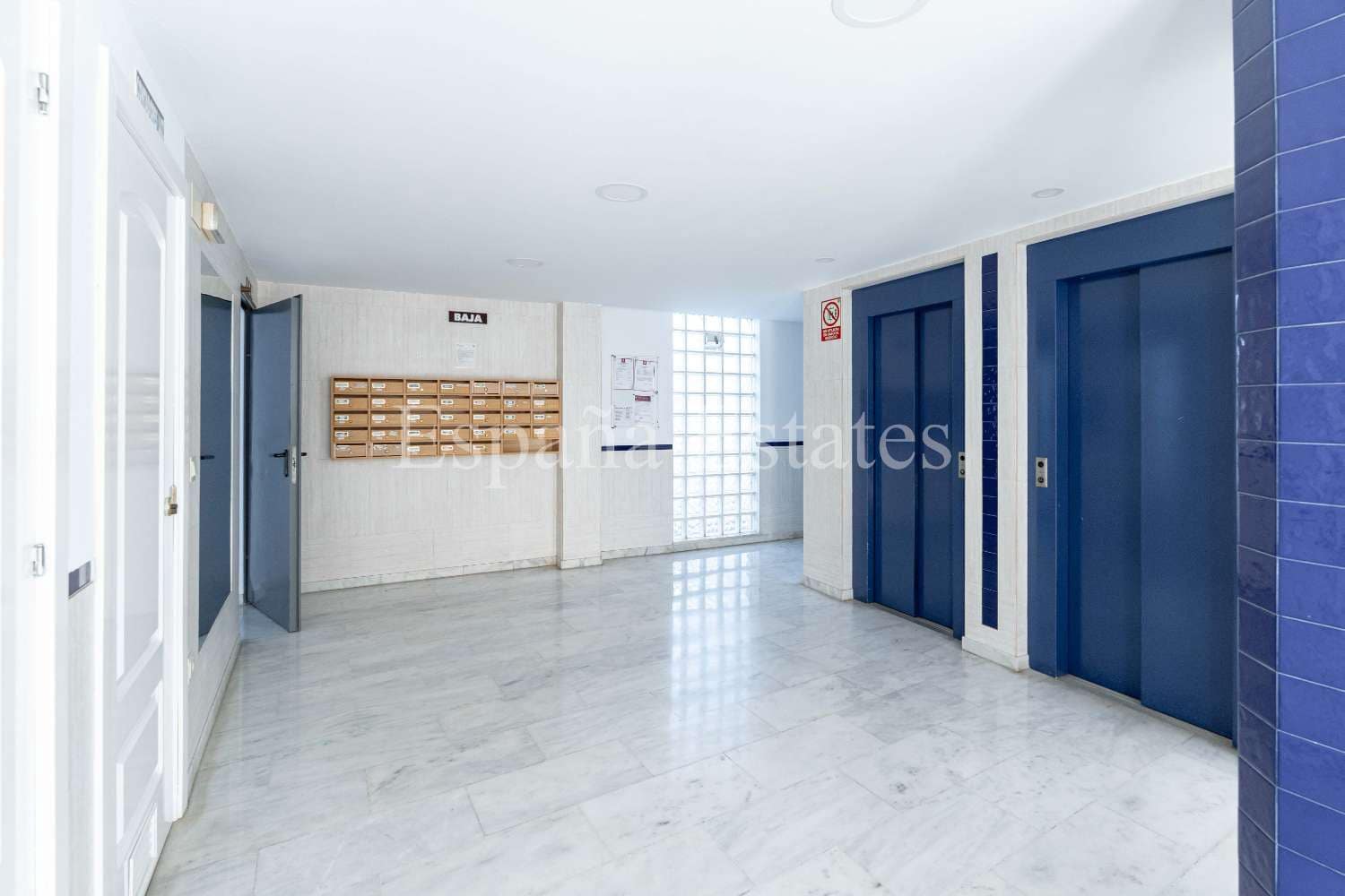 2 sypialnia Apartament przy plaży na sprzedaż w Torrox-Costa z basenem - 270 000 € (Ref: 9741492)