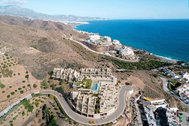 3 soverom Rekkehus til salgs i Torrox med svømmebasseng garasje - € 499 000 (Ref: 9770293)