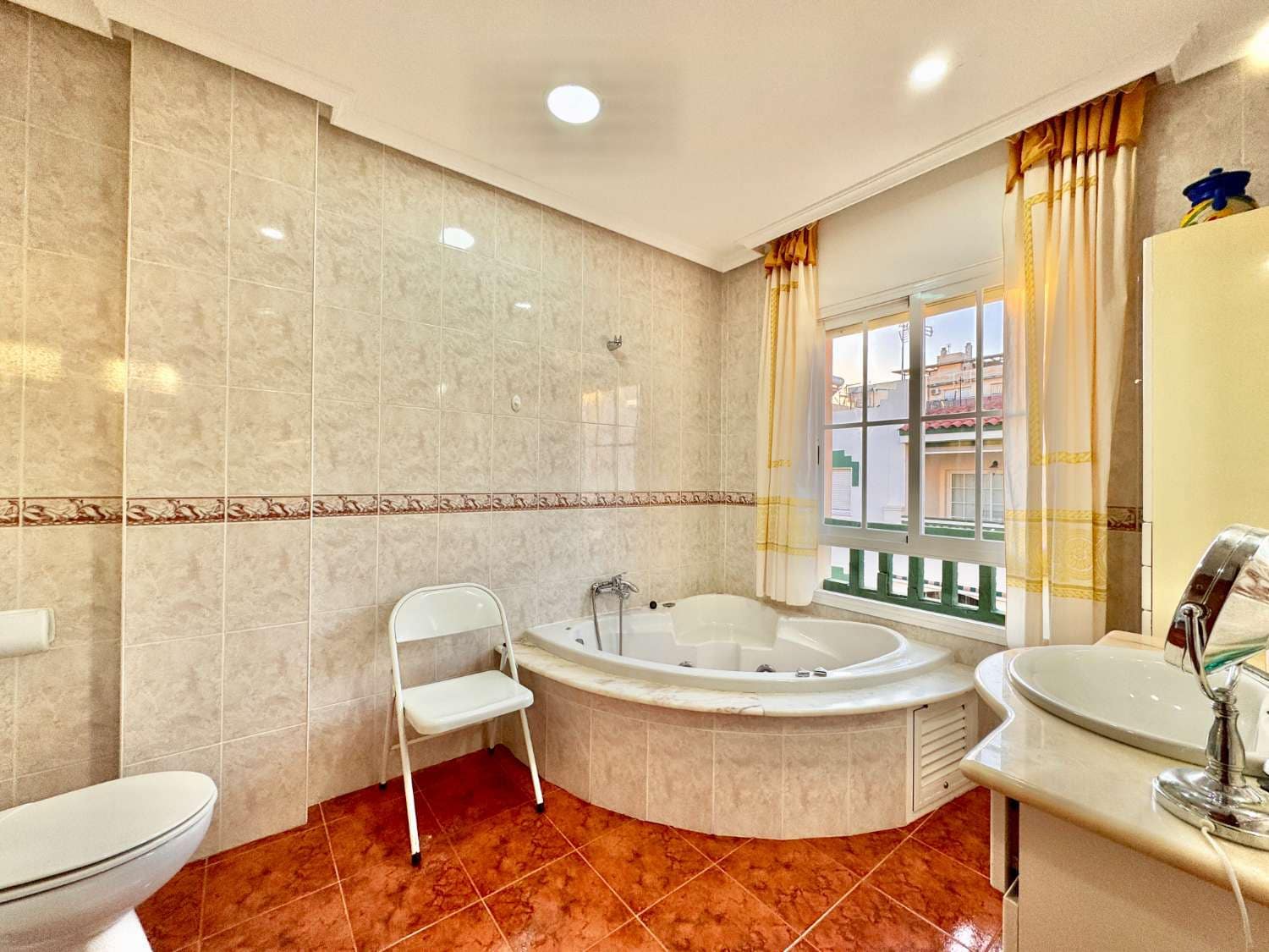 3 makuuhuone Rivitalo myytävänä paikassa Nerja - 475 000 € (Ref: 9798674)