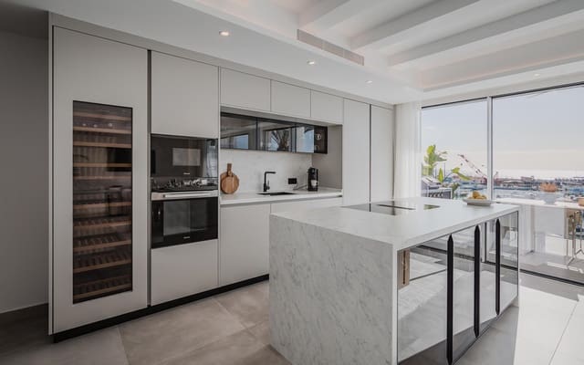 4 soverom Penthouse til salgs i Puerto Banus, Marbella - € 3 750 000 (Ref: 8470161)