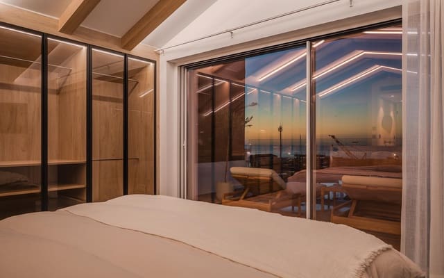 4 soverom Penthouse til salgs i Puerto Banus, Marbella - € 3 750 000 (Ref: 8470161)