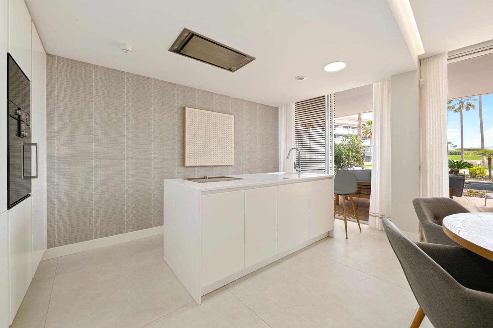 3 slaapkamer Strandappartement te koop in Estepona met zwembad garage - € 995.000 (Ref: 8475424)