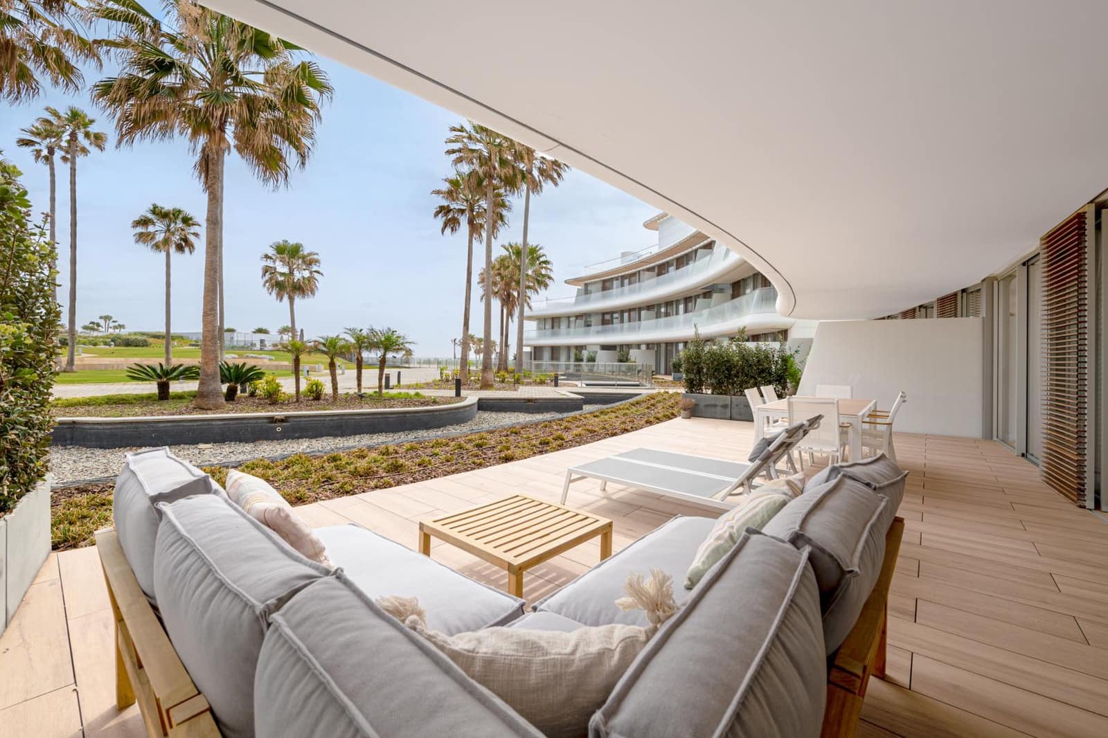 3 slaapkamer Strandappartement te koop in Estepona met zwembad garage - € 995.000 (Ref: 8475424)