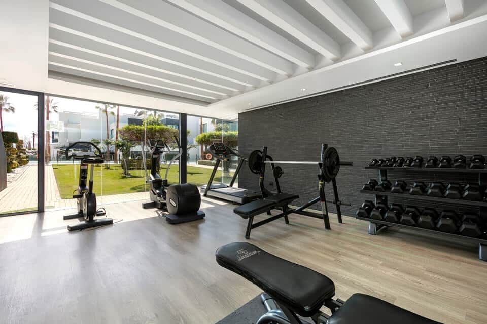 4 chambre Villa/Maison à vendre à Estepona avec piscine garage - 2 290 000 € (Ref: 8509273)