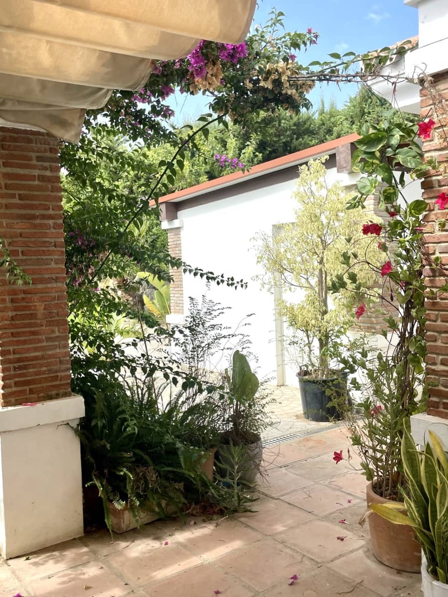 5 Zimmer Villa zu verkaufen in Sotogrande mit Pool Garage - 1.150.000 € (Ref: 8535613)