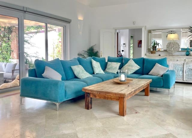 5 chambre Villa/Maison à vendre à Sotogrande Costa, San Roque avec piscine garage - 1 150 000 € (Ref: 8535613)