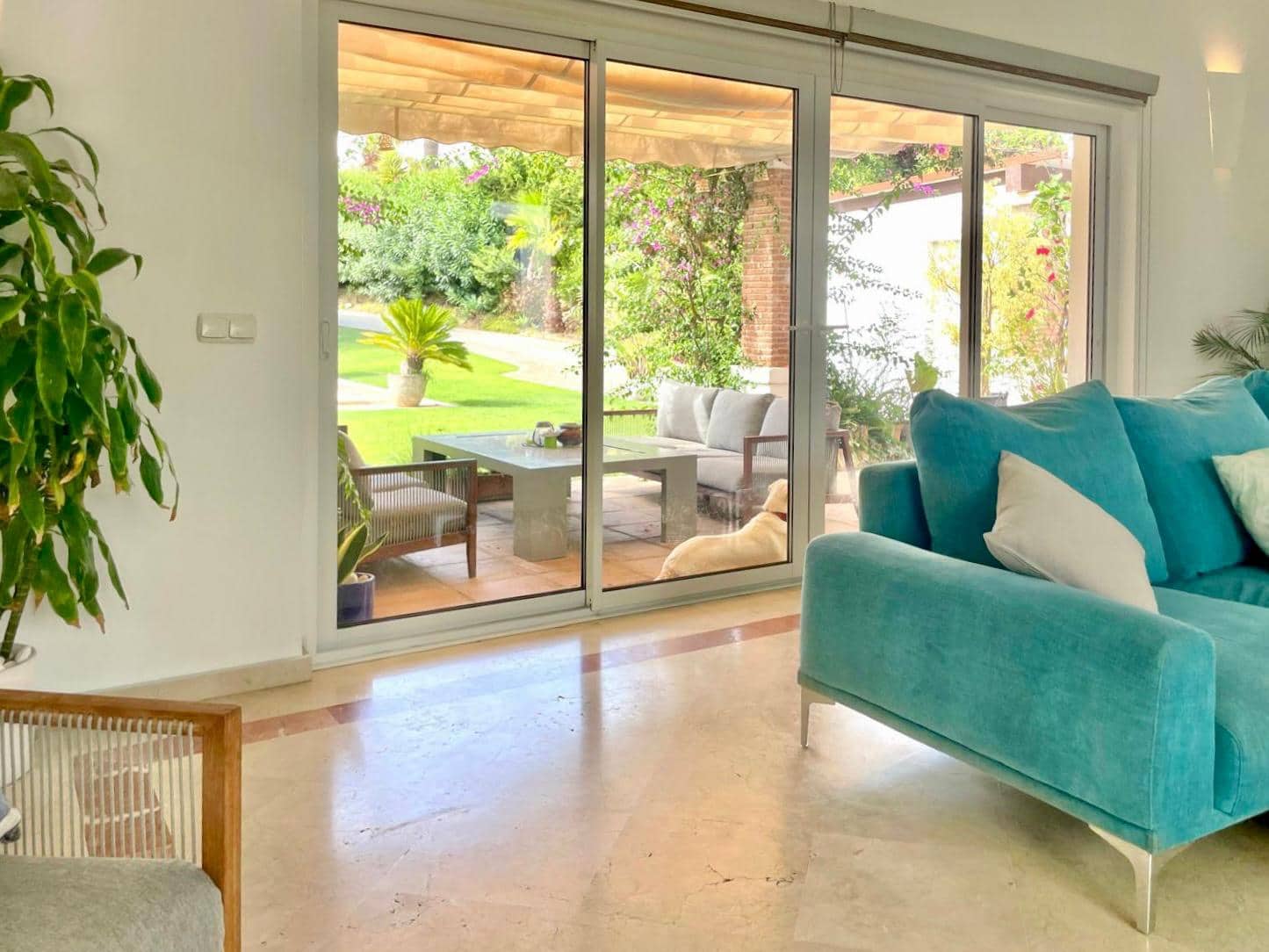 5 Zimmer Villa zu verkaufen in Sotogrande mit Pool Garage - 1.150.000 € (Ref: 8535613)