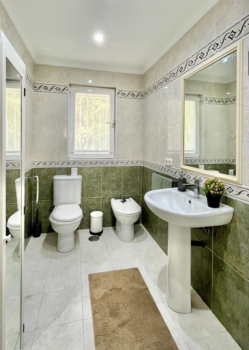 5 Zimmer Villa zu verkaufen in Sotogrande mit Pool Garage - 1.150.000 € (Ref: 8535613)