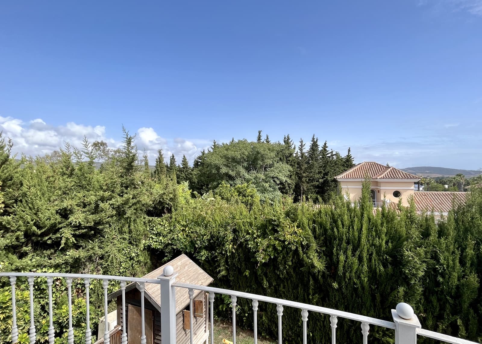 5 Zimmer Villa zu verkaufen in Sotogrande mit Pool Garage - 1.150.000 € (Ref: 8535613)