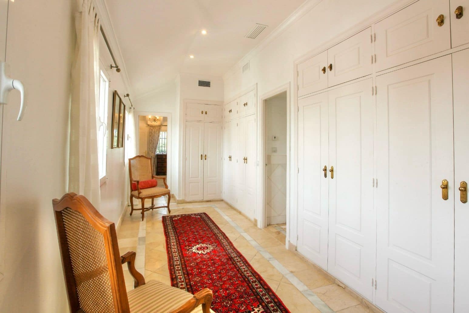 6 soverom Villa til salgs i Sotogrande med svømmebasseng garasje - € 1 800 000 (Ref: 8842412)