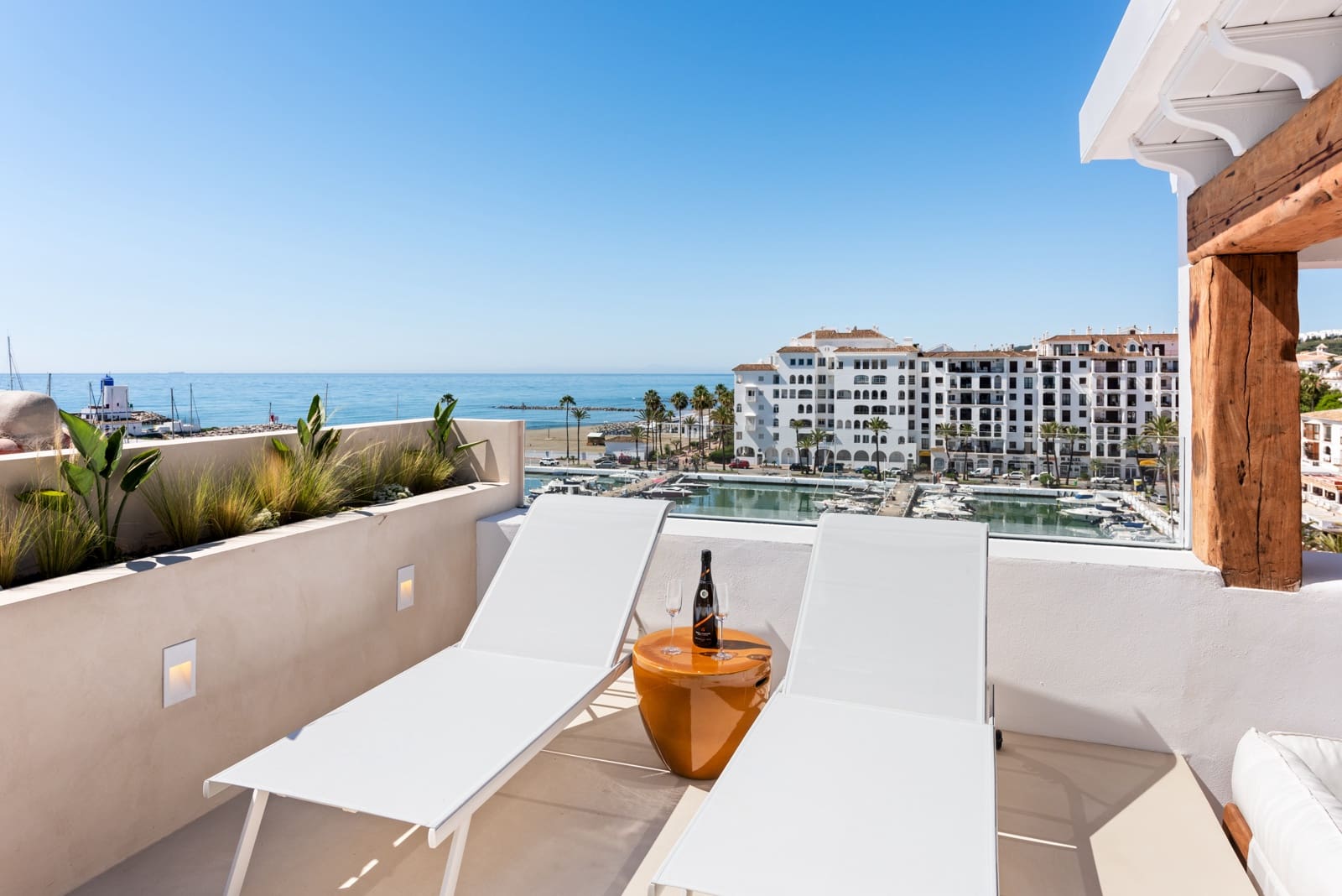 4 soveværelse Penthouse til salg i La Duquesa / Puerto de la Duquesa med swimmingpool - € 1.350.000 (Ref: 9025022)
