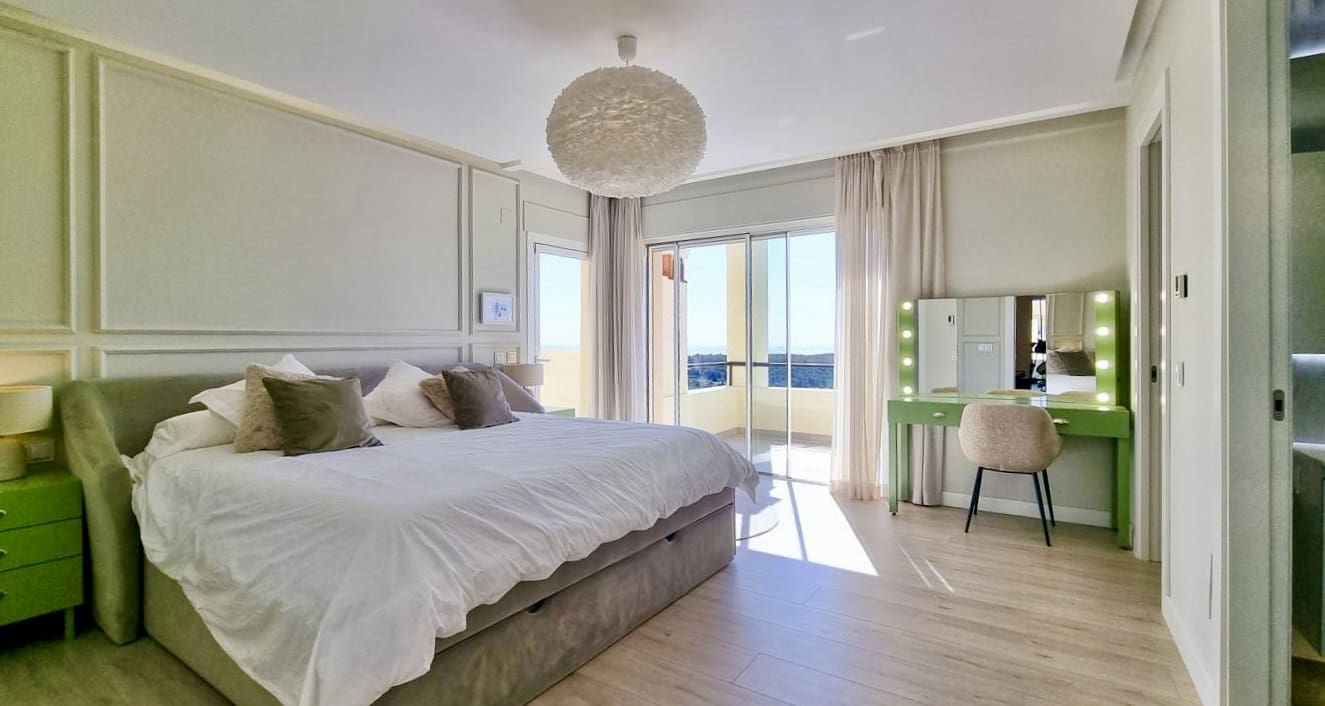 3 soveværelse Penthouse til salg i Sotogrande med swimmingpool garage - € 748.000 (Ref: 9101304)