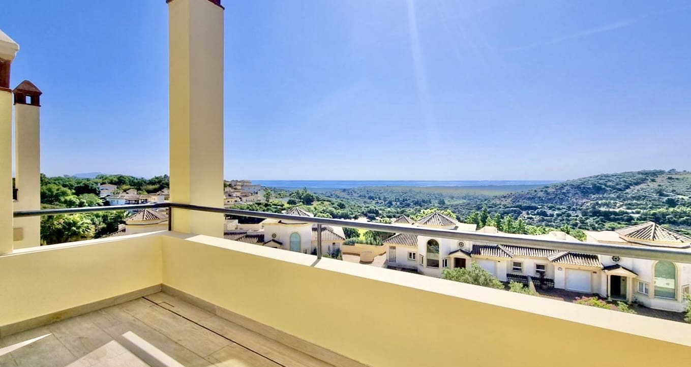 3 soveværelse Penthouse til salg i Sotogrande med swimmingpool garage - € 748.000 (Ref: 9101304)