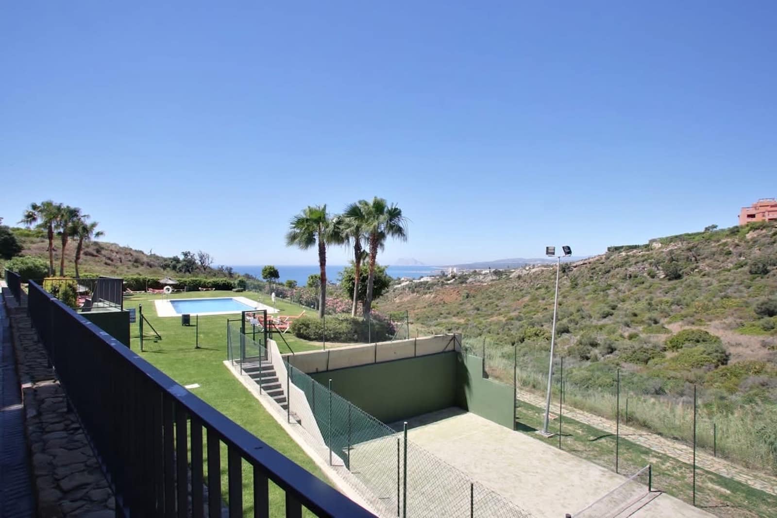 2 sypialnia Apartament na sprzedaż w Manilva z basenem garażem - 355 000 € (Ref: 9143940)