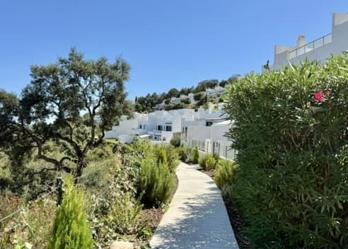 3 sypialnia Dom na sprzedaż w Elviria z basenem garażem - 850 000 € (Ref: 9421530)