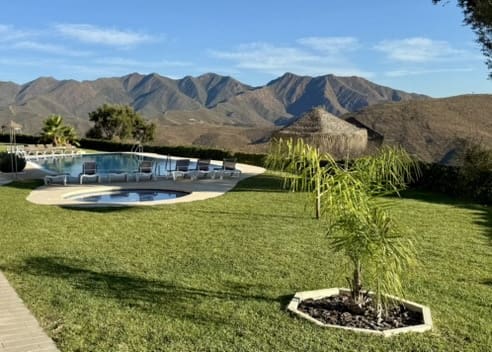 3 sypialnia Dom na sprzedaż w Elviria z basenem garażem - 850 000 € (Ref: 9421530)