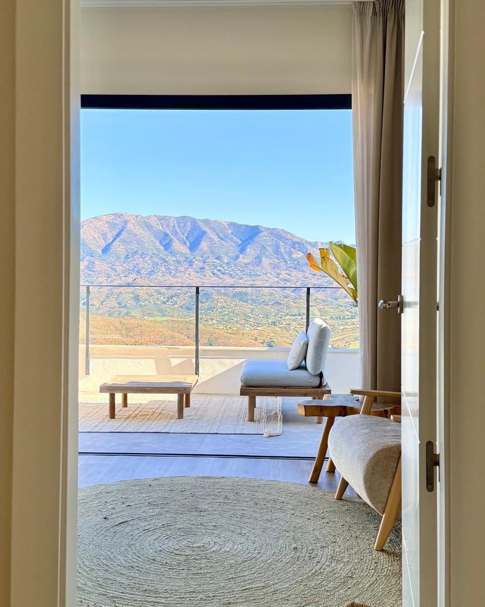 3 sypialnia Dom na sprzedaż w Elviria z basenem garażem - 850 000 € (Ref: 9421530)