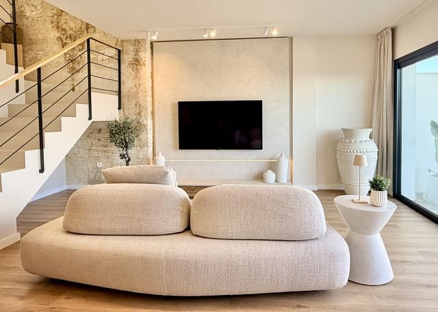 3 sypialnia Dom na sprzedaż w Elviria, Marbella z basenem garażem - 850 000 € (Ref: 9421530)