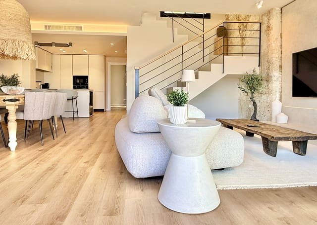 3 sypialnia Dom na sprzedaż w Elviria, Marbella z basenem garażem - 850 000 € (Ref: 9421530)