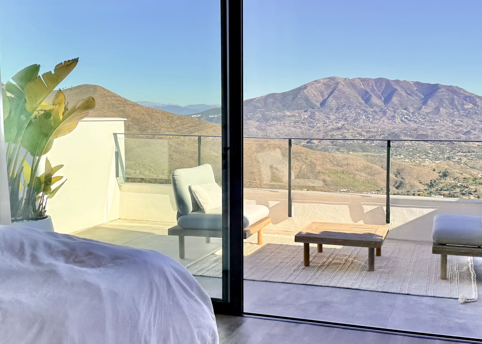 3 sypialnia Dom na sprzedaż w Elviria z basenem garażem - 850 000 € (Ref: 9421530)