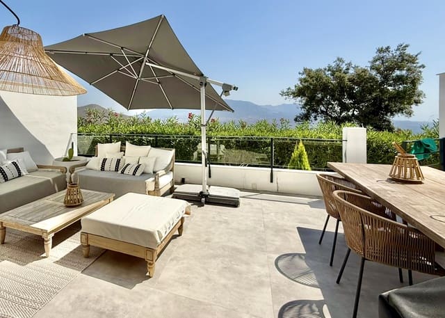 3 sypialnia Dom na sprzedaż w Elviria, Marbella z basenem garażem - 850 000 € (Ref: 9421530)