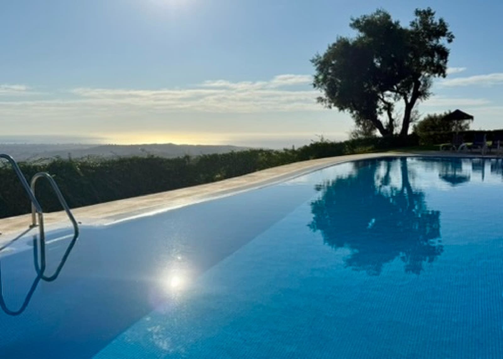 3 sypialnia Dom na sprzedaż w Elviria z basenem garażem - 850 000 € (Ref: 9421530)