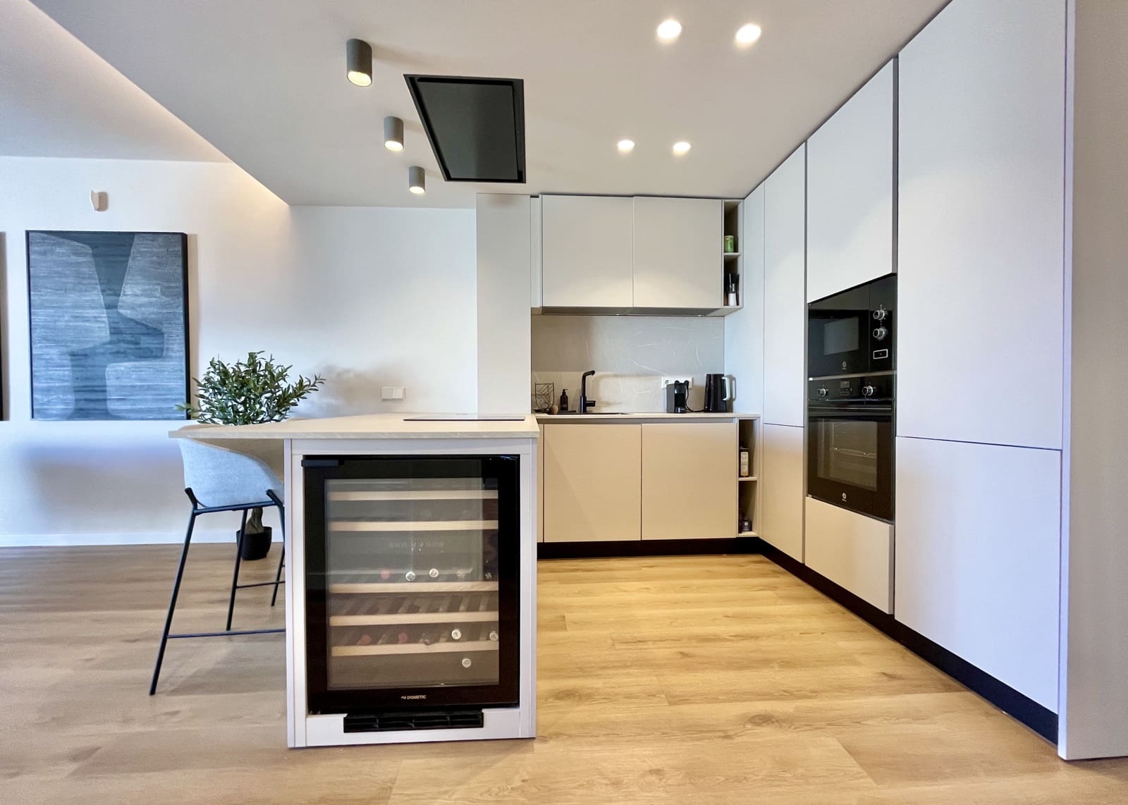 3 sypialnia Dom na sprzedaż w Elviria z basenem garażem - 850 000 € (Ref: 9421530)