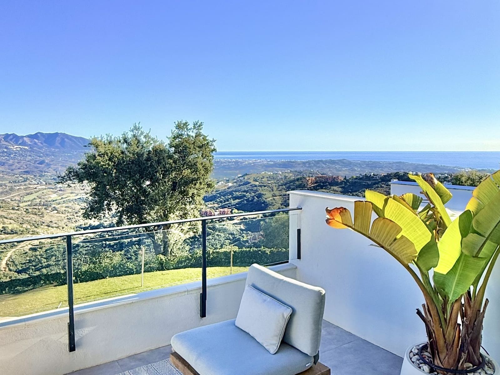 3 sypialnia Dom na sprzedaż w Elviria z basenem garażem - 850 000 € (Ref: 9421530)