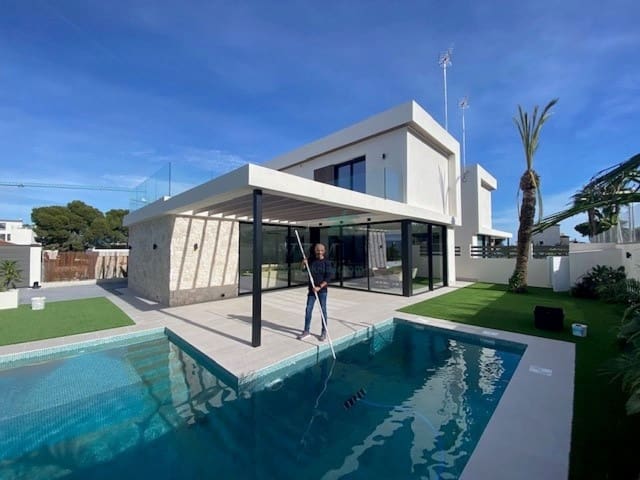 3 Zimmer Villa zu verkaufen in Orihuela mit Pool Garage - 650.000 € (Ref: 8268392)