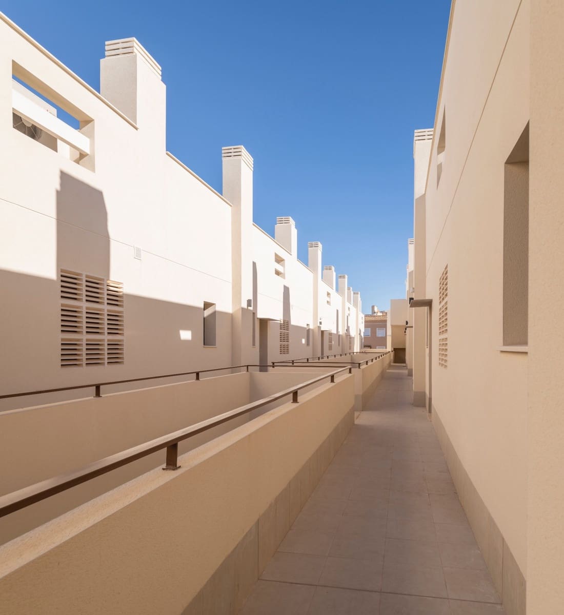 2 Zimmer Apartment zu verkaufen in Torrevieja mit Pool Garage - 298.000 € (Ref: 8658468)