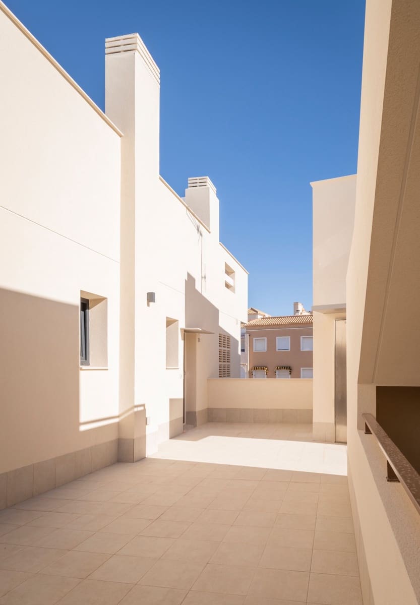 2 Zimmer Apartment zu verkaufen in Torrevieja mit Pool Garage - 298.000 € (Ref: 8658468)