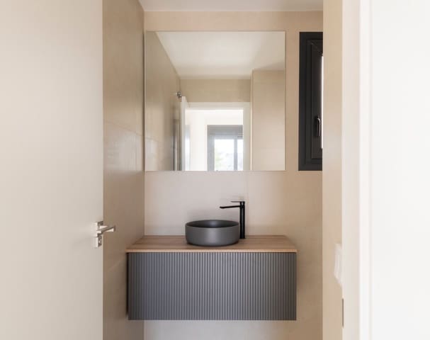 2 Zimmer Apartment zu verkaufen in Torrevieja mit Pool Garage - 298.000 € (Ref: 8658468)