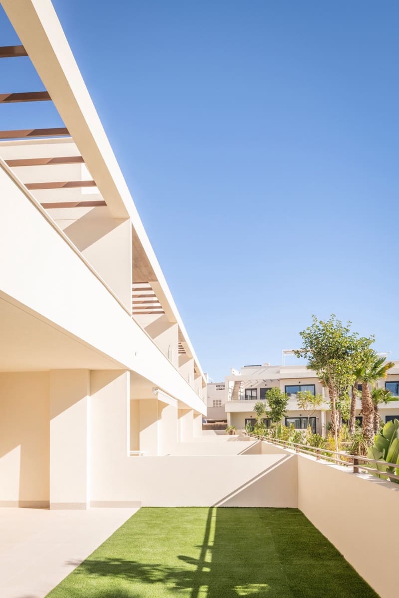 2 Zimmer Apartment zu verkaufen in Torrevieja mit Pool Garage - 298.000 € (Ref: 8658468)