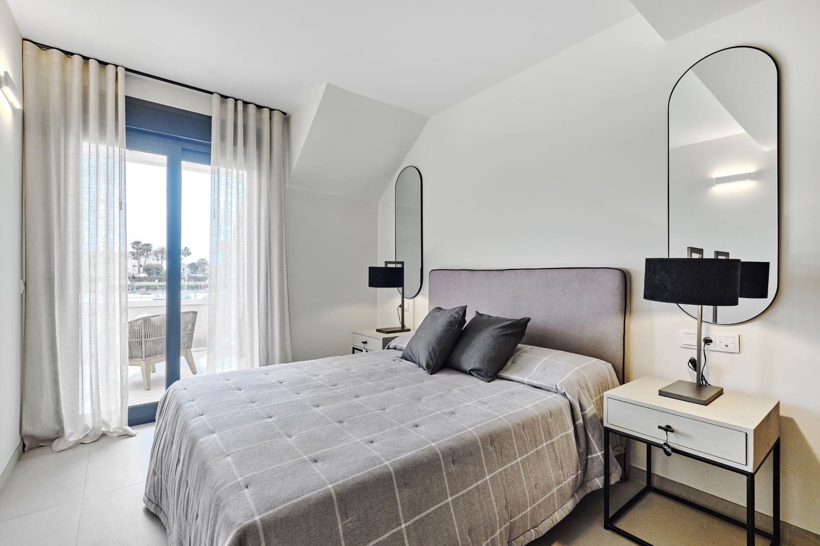 2 Zimmer Apartment zu verkaufen in Torrevieja mit Pool Garage - 298.000 € (Ref: 8658468)