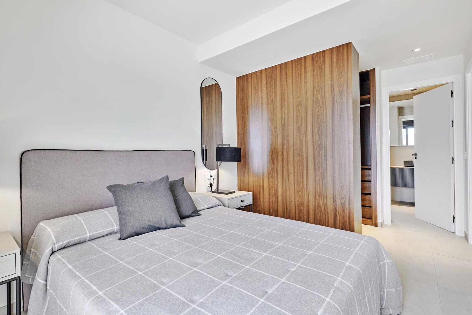 2 Zimmer Apartment zu verkaufen in Torrevieja mit Pool Garage - 298.000 € (Ref: 8658468)