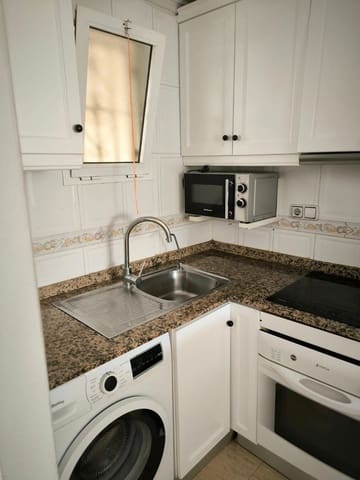 2 Zimmer Apartment zu verkaufen in Torrevieja mit Pool Garage - 142.000 € (Ref: 8918447)