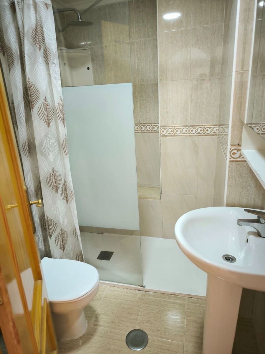 2 Zimmer Apartment zu verkaufen in Torrevieja mit Pool Garage - 142.000 € (Ref: 8918447)