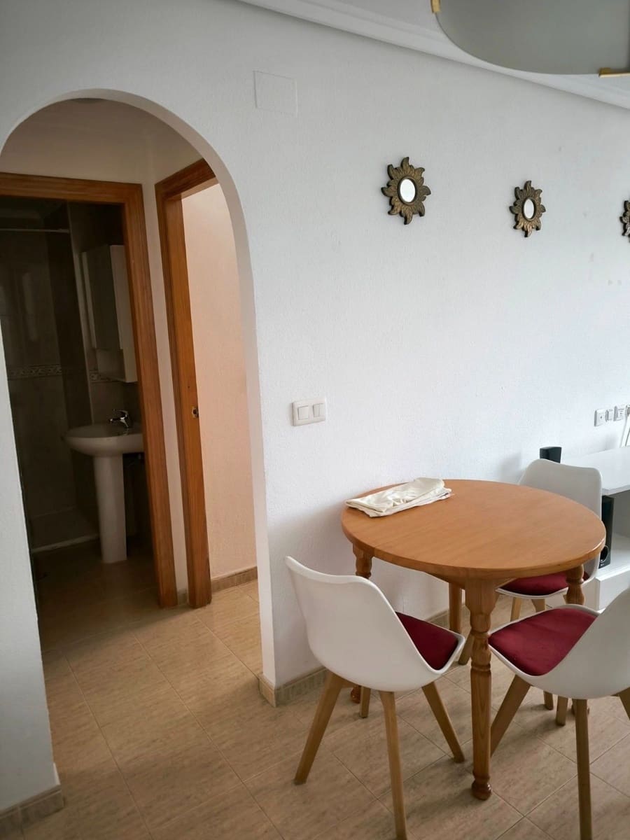 2 Zimmer Apartment zu verkaufen in Torrevieja mit Pool Garage - 142.000 € (Ref: 8918447)