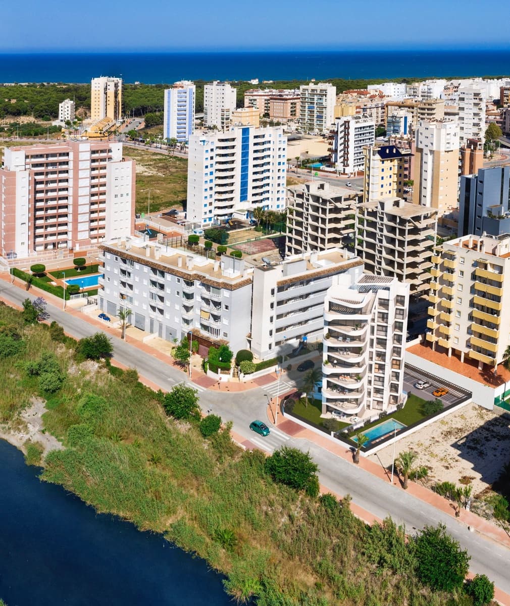 3 chambre Appartement à vendre à Guardamar del Segura avec piscine garage - 315 000 € (Ref: 8972545)