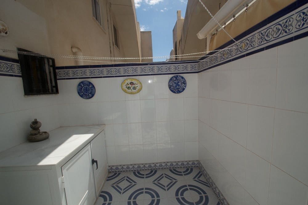 2 bedroom Apartment for sale in Torrevieja - € 135,000 (Ref: 9000318)