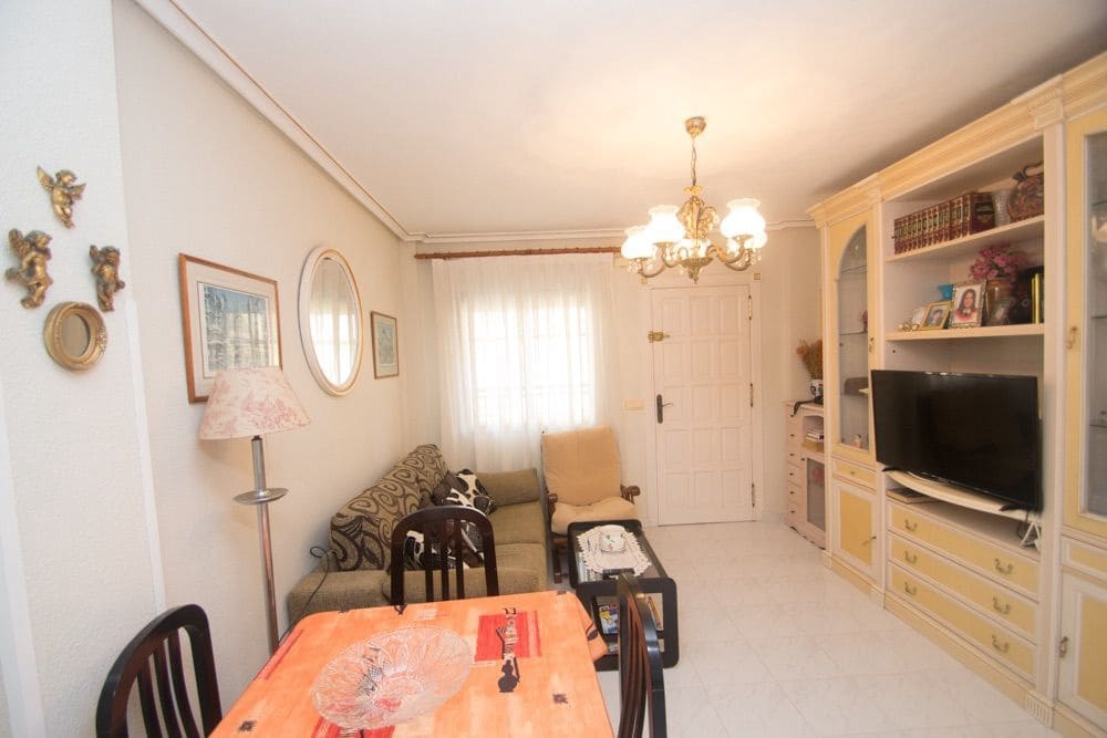 2 bedroom Apartment for sale in Torrevieja - € 135,000 (Ref: 9000318)