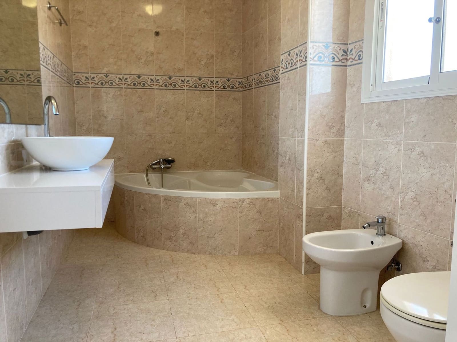 2 bedroom Apartment for sale in Rojales - € 180,000 (Ref: 9003054)