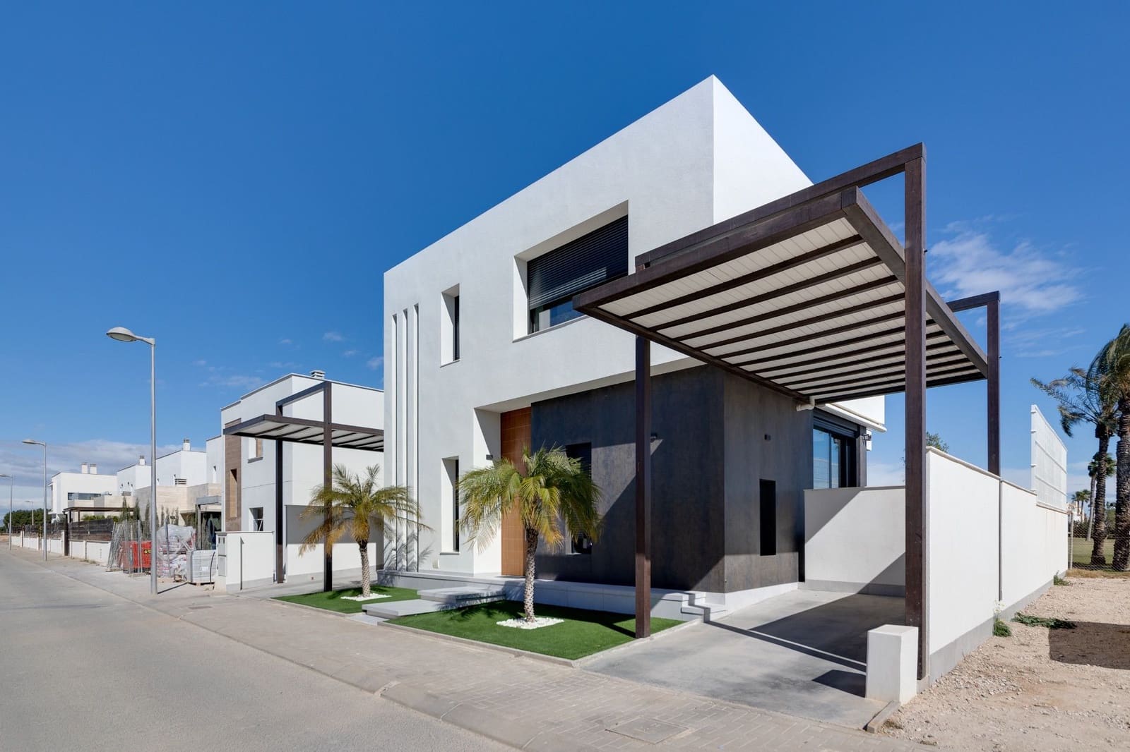 3 bedroom Villa for sale in Pilar de la Horadada with pool garage - € 540,000 (Ref: 9004959)