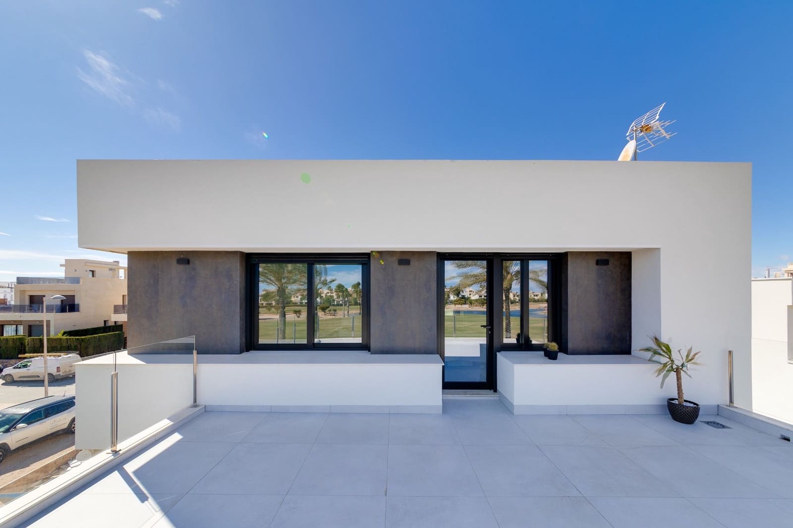 3 bedroom Villa for sale in Pilar de la Horadada with pool garage - € 540,000 (Ref: 9004959)