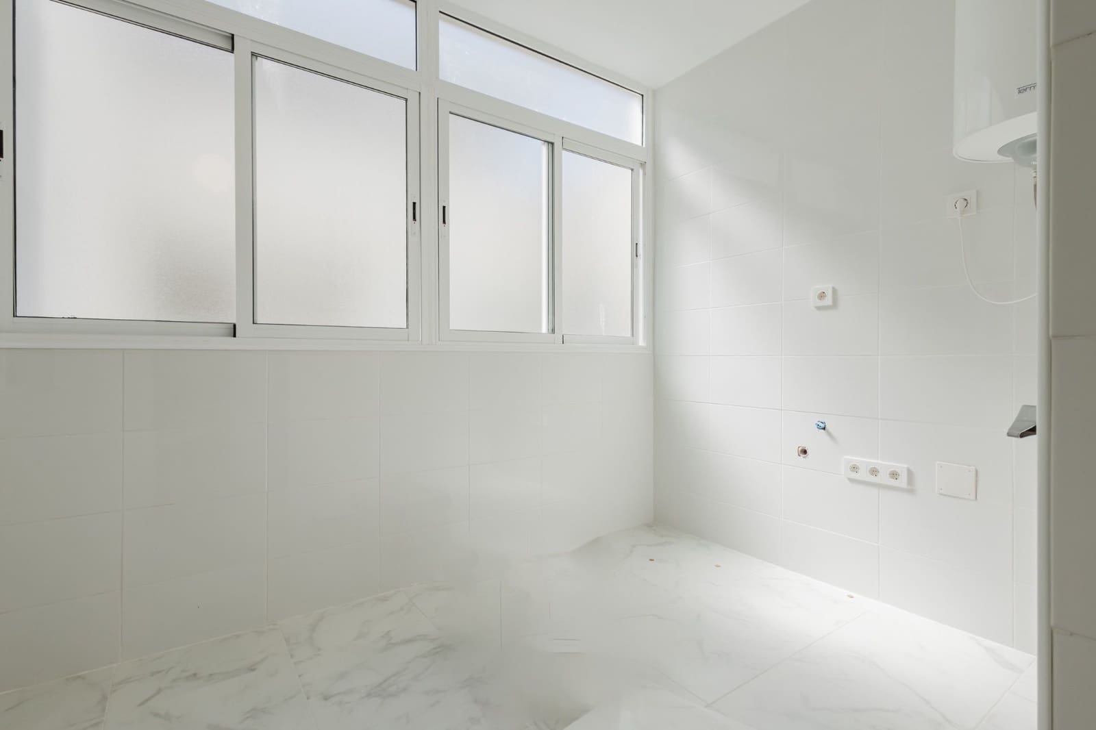 Apartamento de 3 habitaciones en Torrevieja en venta con piscina - 345.000 € (Ref: 9099546)