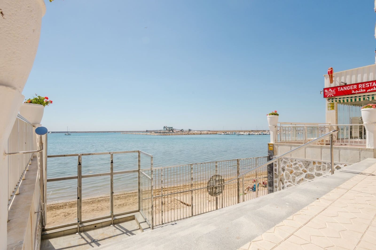 Apartamento de 3 habitaciones en Torrevieja en venta con piscina - 345.000 € (Ref: 9099546)