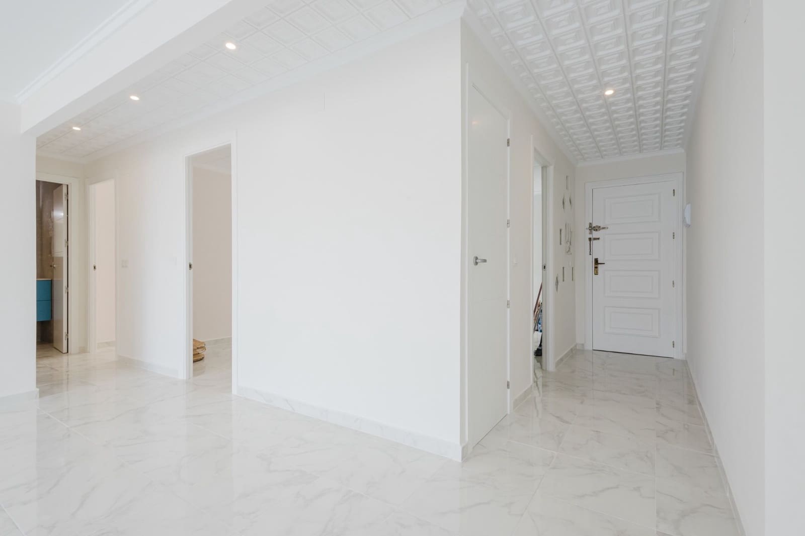 Apartamento de 3 habitaciones en Torrevieja en venta con piscina - 345.000 € (Ref: 9099546)