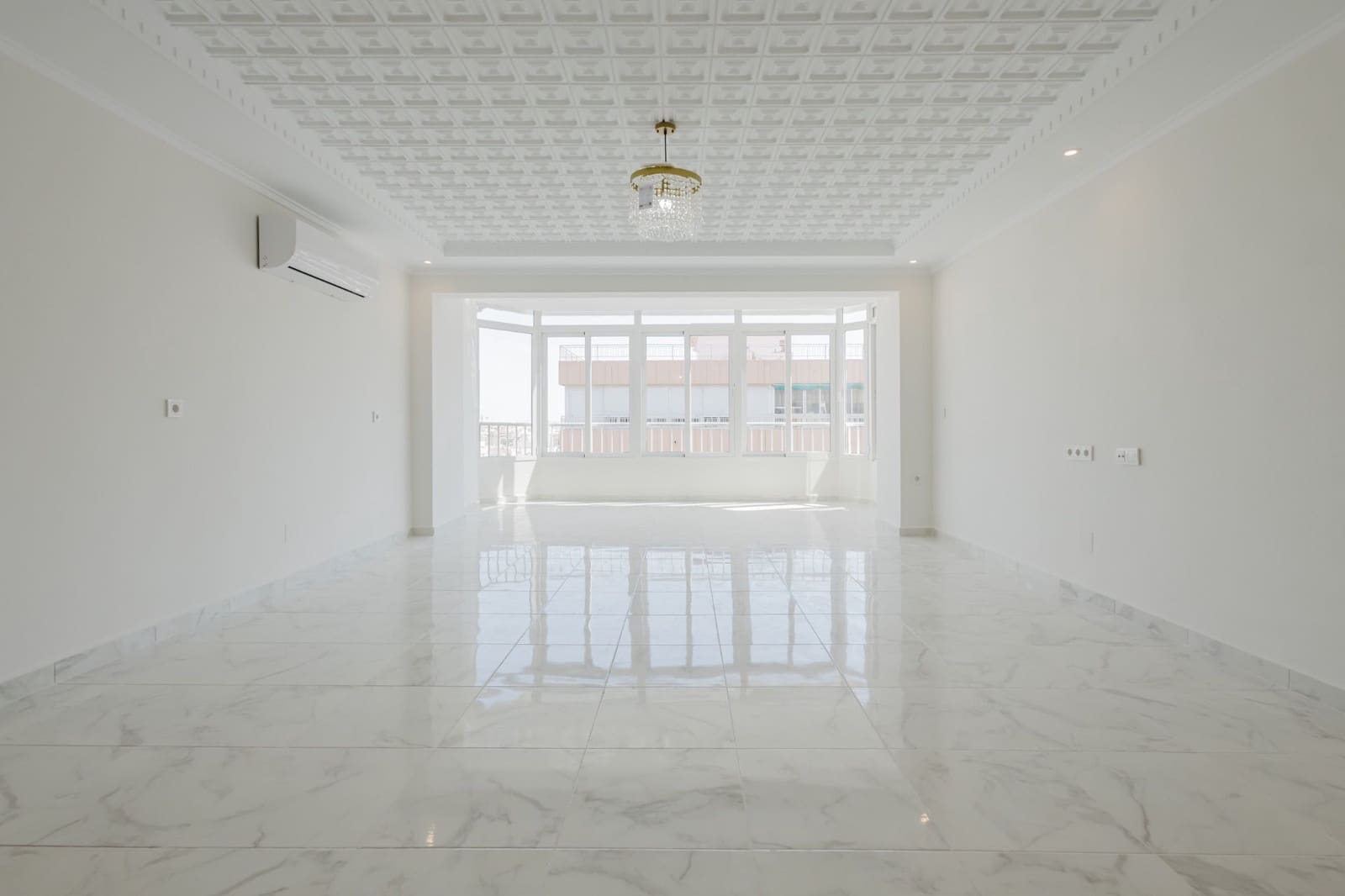 Apartamento de 3 habitaciones en Torrevieja en venta con piscina - 345.000 € (Ref: 9099546)