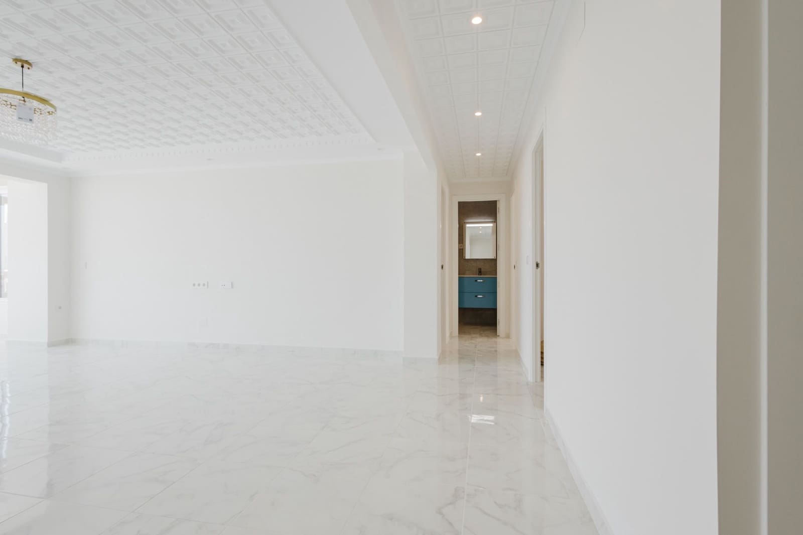 Apartamento de 3 habitaciones en Torrevieja en venta con piscina - 345.000 € (Ref: 9099546)